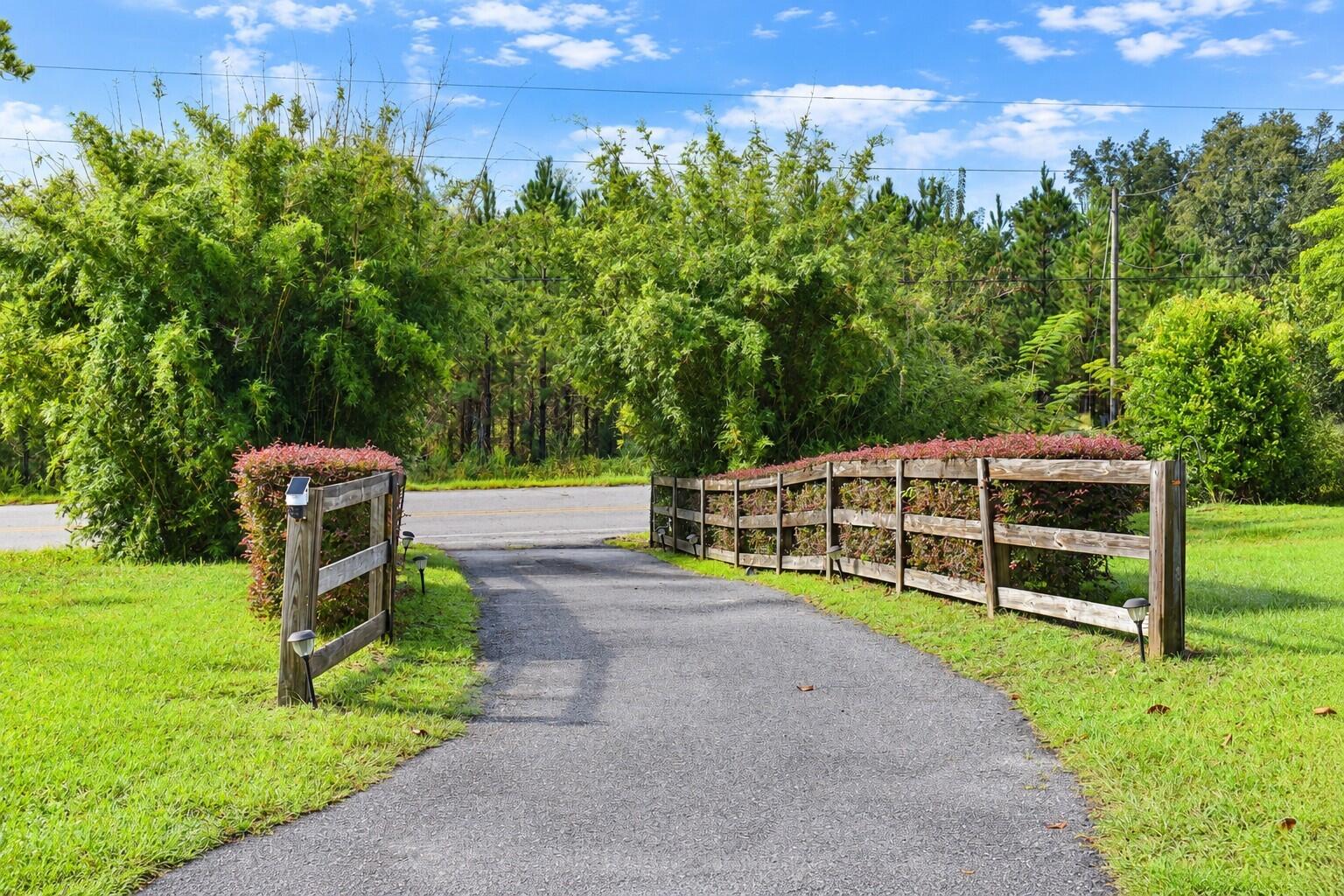 351 Northeast Bellville Road Pinetta, FL 32350 - Photo 4 of 32 Entry