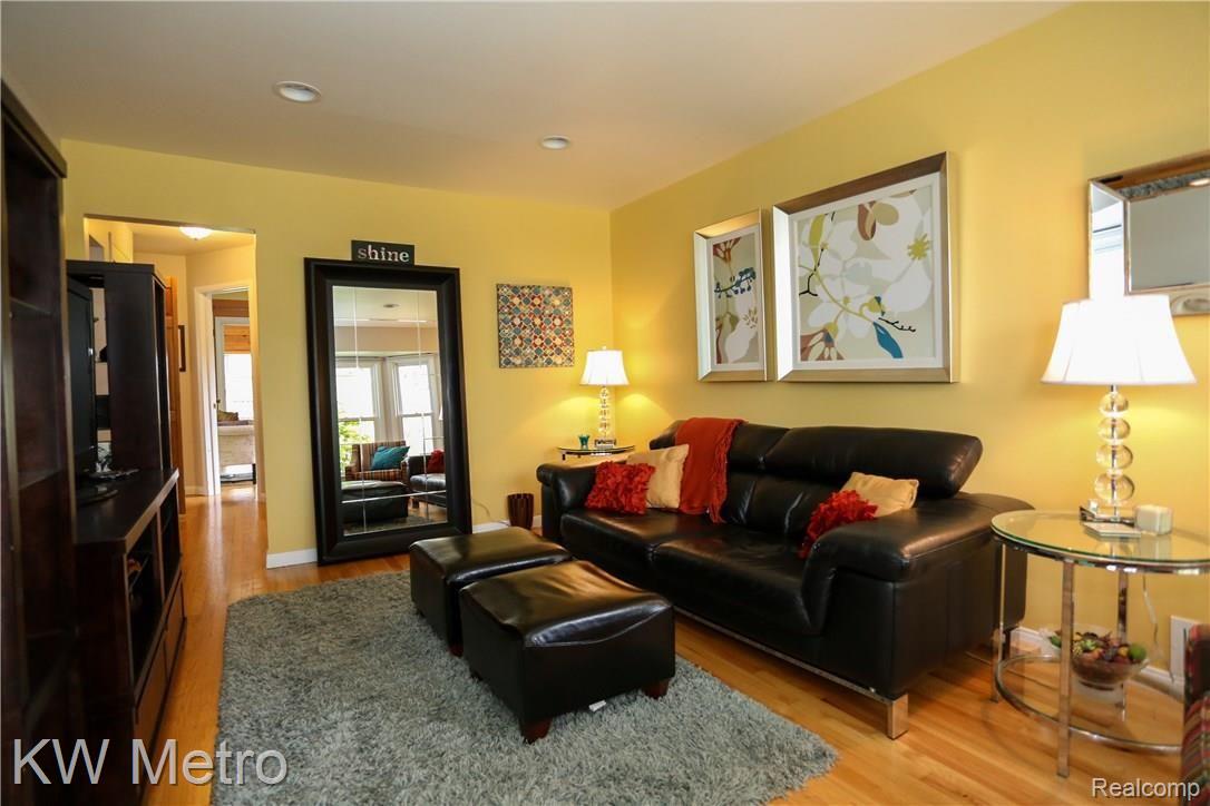 3144 Wakefield Road Berkley, MI 48072 - Photo 3 of 36 Wakefield-3.jpg