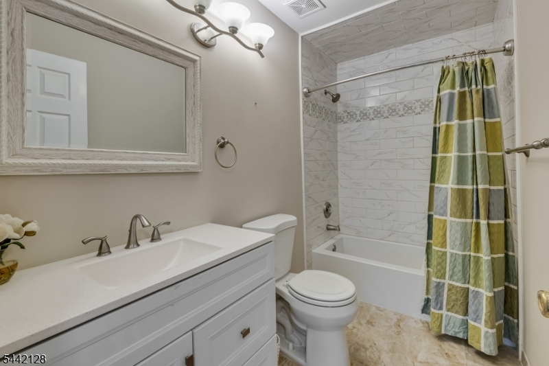 430 Poets Way Mahwah, NJ 07430 - Photo 23 of 25