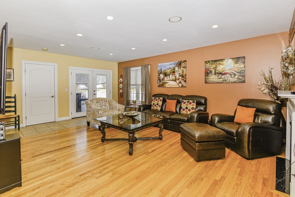 217 Bonham Road Dedham, MA 02026 - Photo 6 of 36 Gallery Image 6