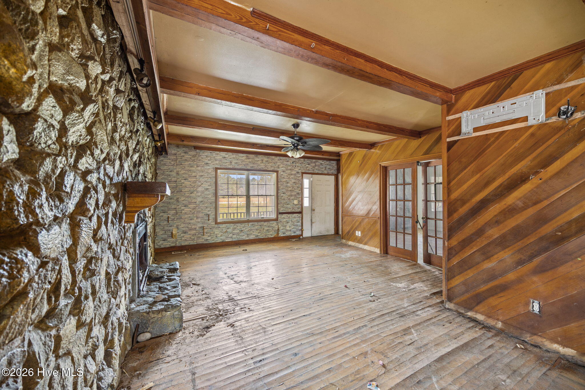 740 Broad Creek Road New Bern, NC 28560 - Photo 5 of 37 13-web-or-mls-0C0A8062