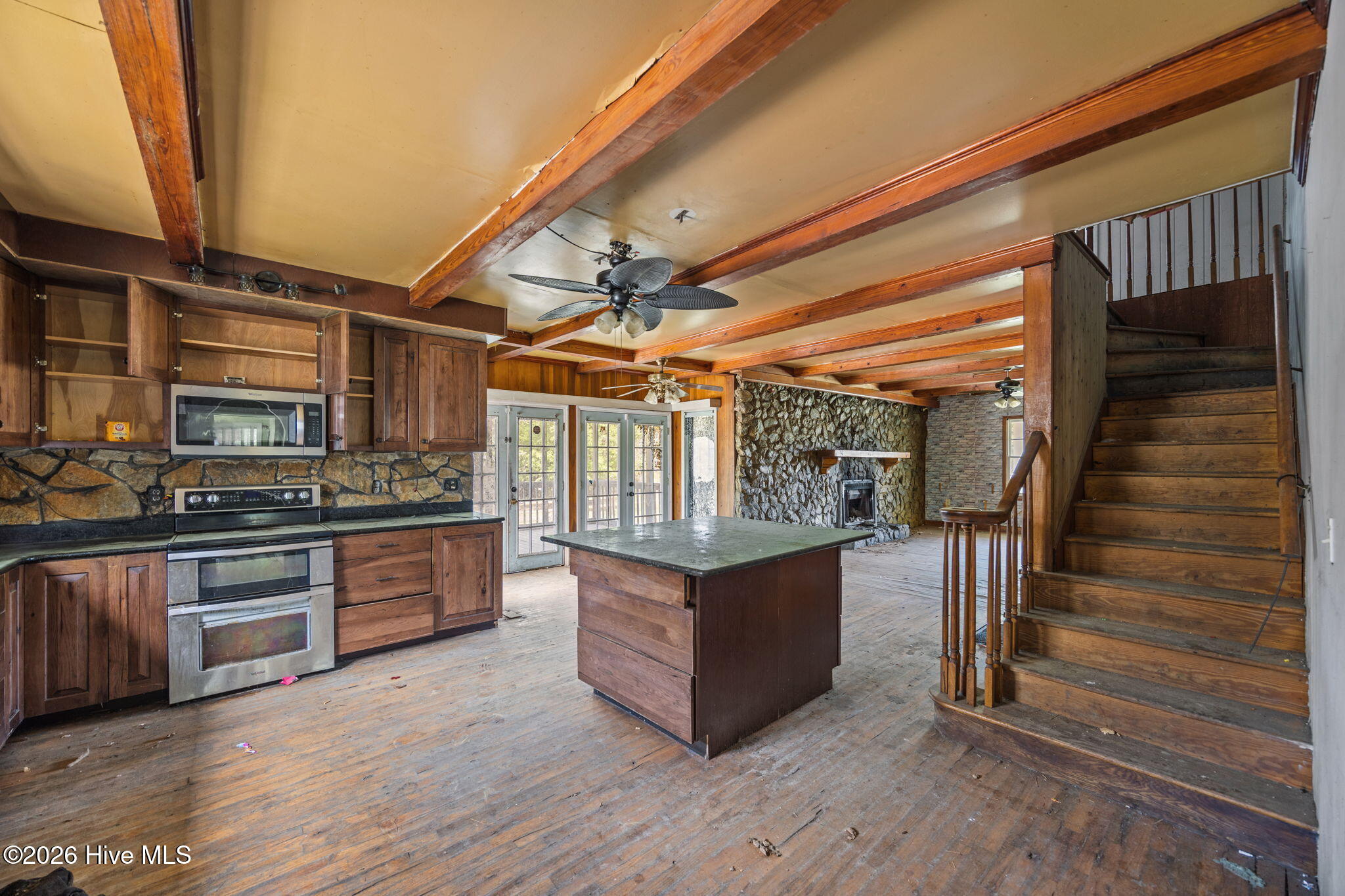 740 Broad Creek Road New Bern, NC 28560 - Photo 8 of 37 17-web-or-mls-0C0A8074