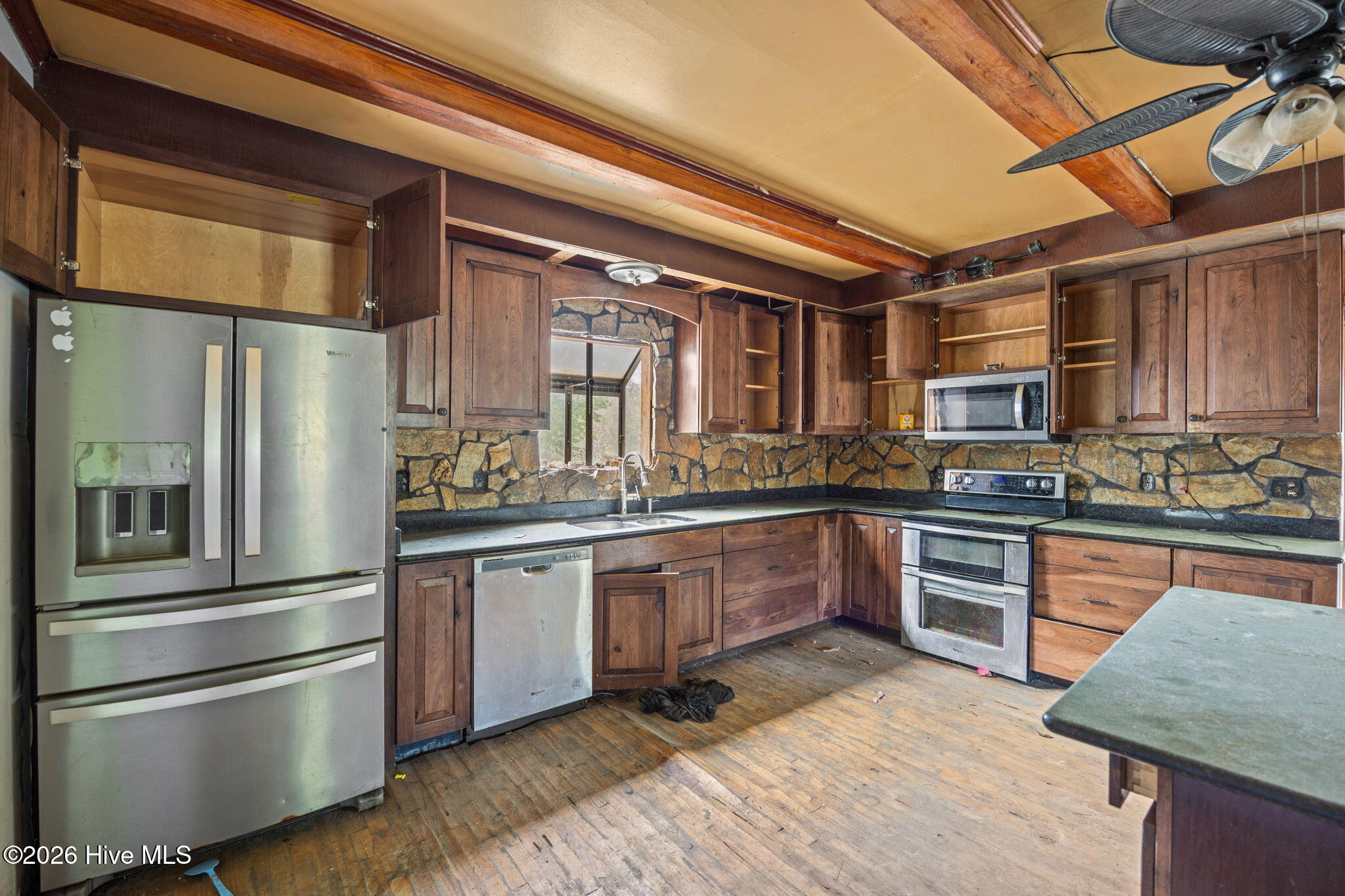 740 Broad Creek Road New Bern, NC 28560 - Photo 9 of 37 18-web-or-mls-0C0A8077