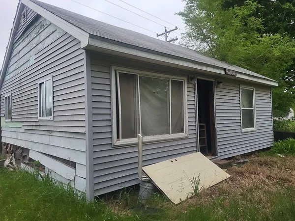 $85,000 | 5971 Baseline Road, Grand Junction, MI 49056