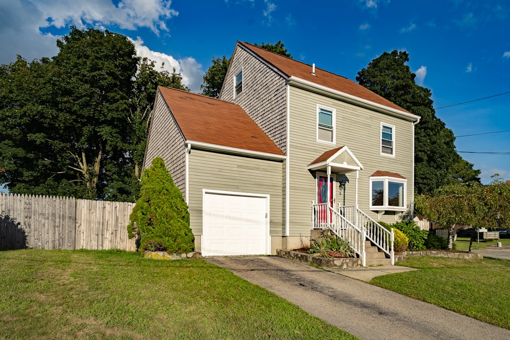 5 Ruzzi Street Cranston, RI 02920 - Photo 3 of 30 Gallery Image 3