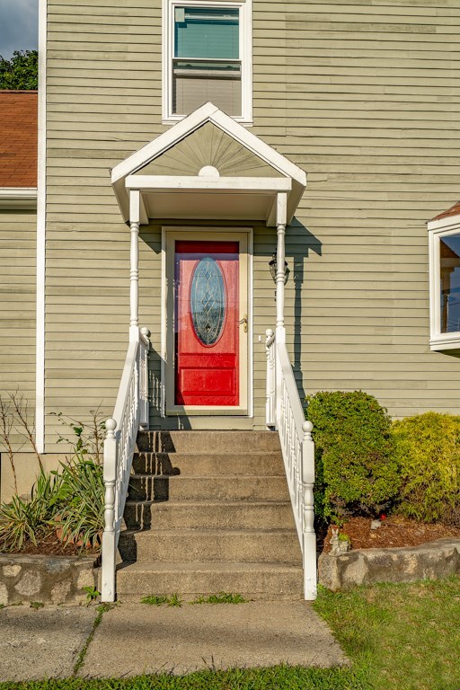 5 Ruzzi Street Cranston, RI 02920 - Photo 4 of 30 Gallery Image 4