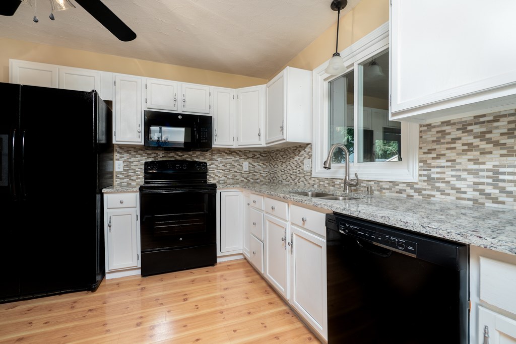 5 Ruzzi Street Cranston, RI 02920 - Photo 5 of 30 Gallery Image 5