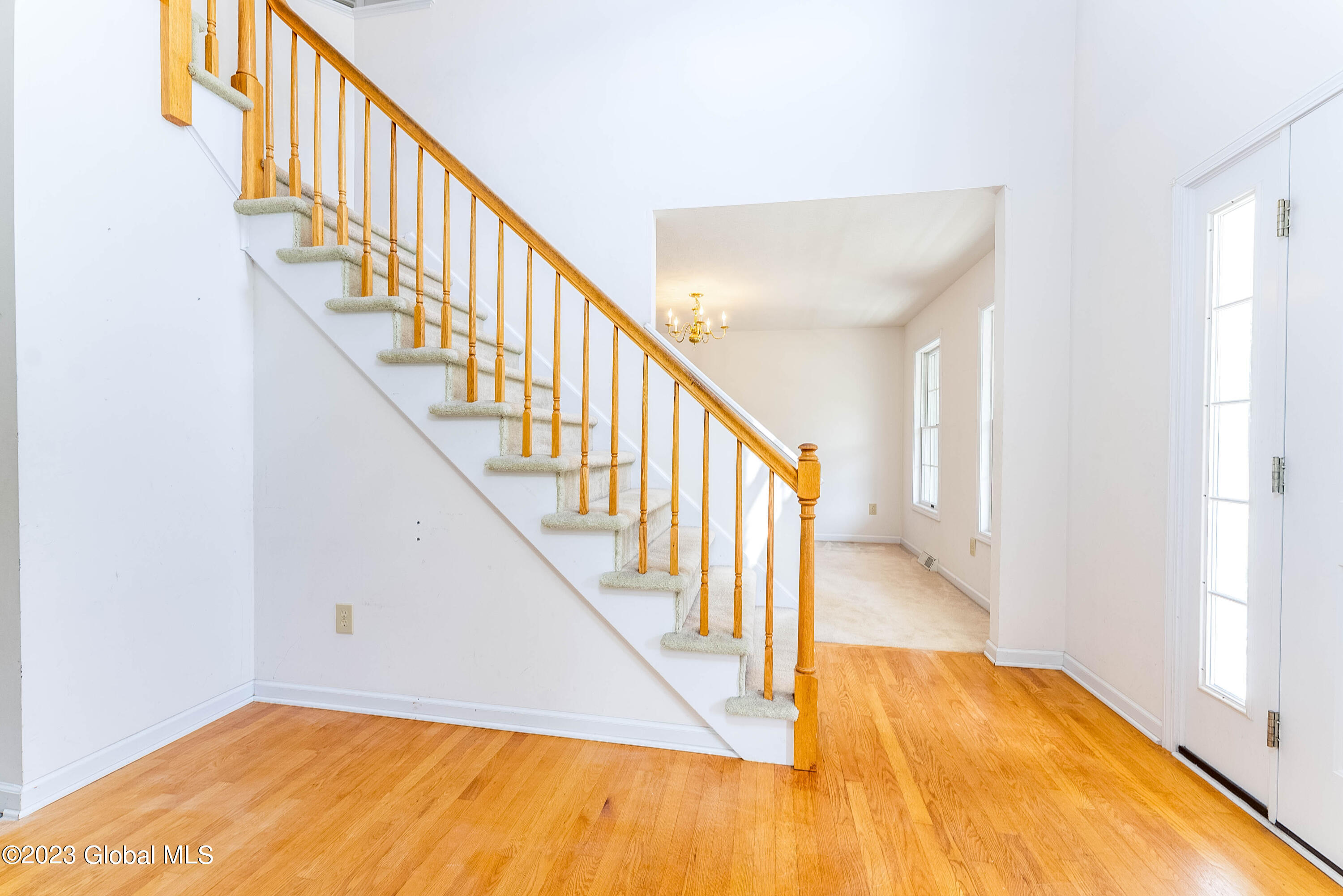 29 Marcel Road Halfmoon, NY 12065 - Photo 5 of 26 foyer