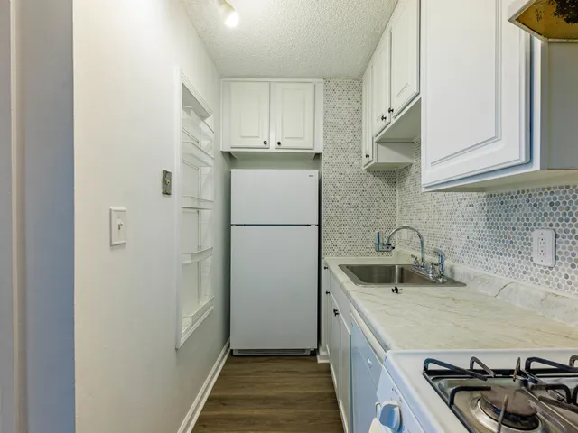 $130,000 | 1750 North Marywood Avenue, Unit 405, Aurora, IL 60505