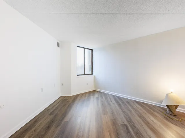 $130,000 | 1750 North Marywood Avenue, Unit 405, Aurora, IL 60505