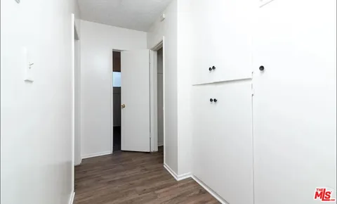 $2,300,000 | 543 North Ardmore Avenue, Los Angeles, CA 90004