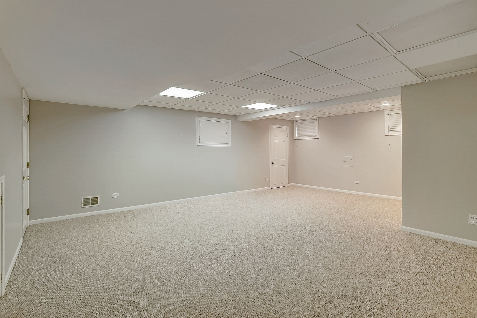 1760 Saddle Hill Road Libertyville, IL 60048 - Photo 19 of 28 a view of an empty room