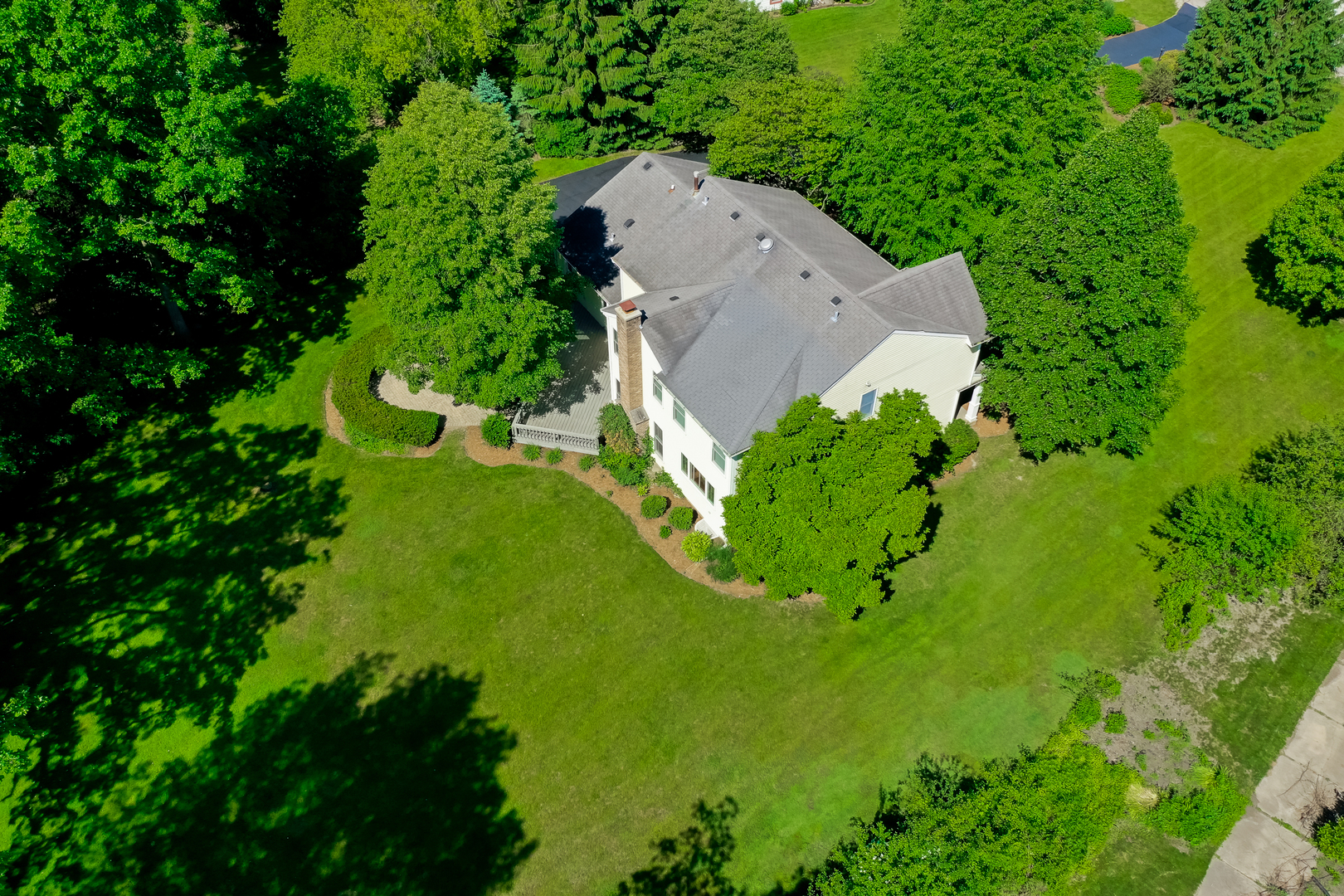 1760 Saddle Hill Road Libertyville, IL 60048 - Photo 21 of 28 an aerial view of a house with a yard