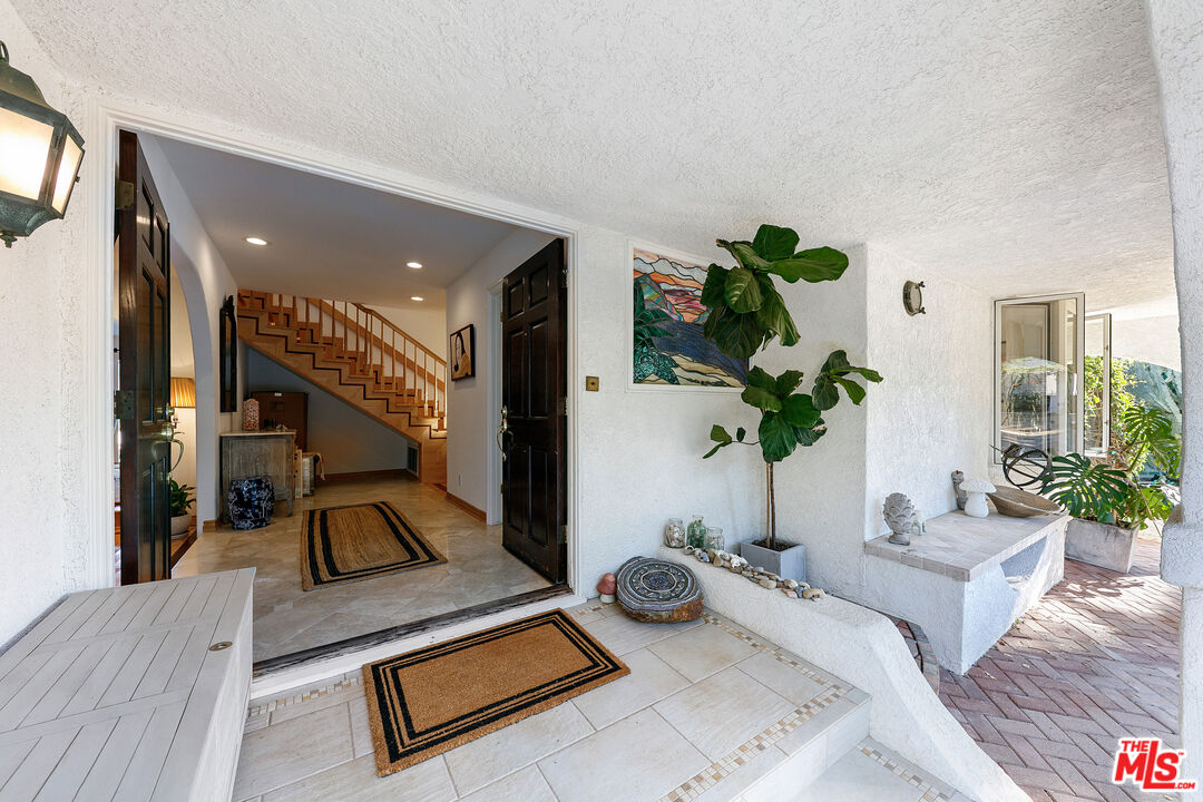 6120 Cavalleri Road Malibu, CA 90265 - Photo 13 of 54