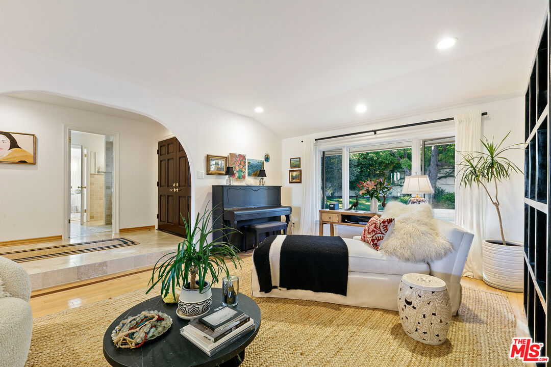 6120 Cavalleri Road Malibu, CA 90265 - Photo 17 of 54