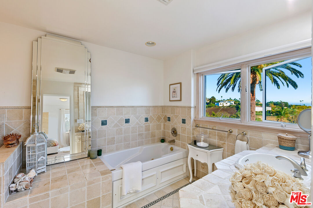 6120 Cavalleri Road Malibu, CA 90265 - Photo 32 of 54