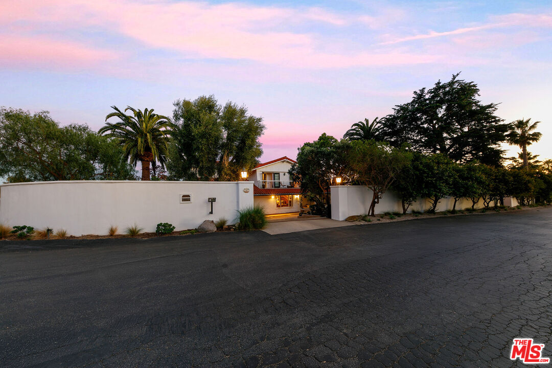 6120 Cavalleri Road Malibu, CA 90265 - Photo 5 of 54