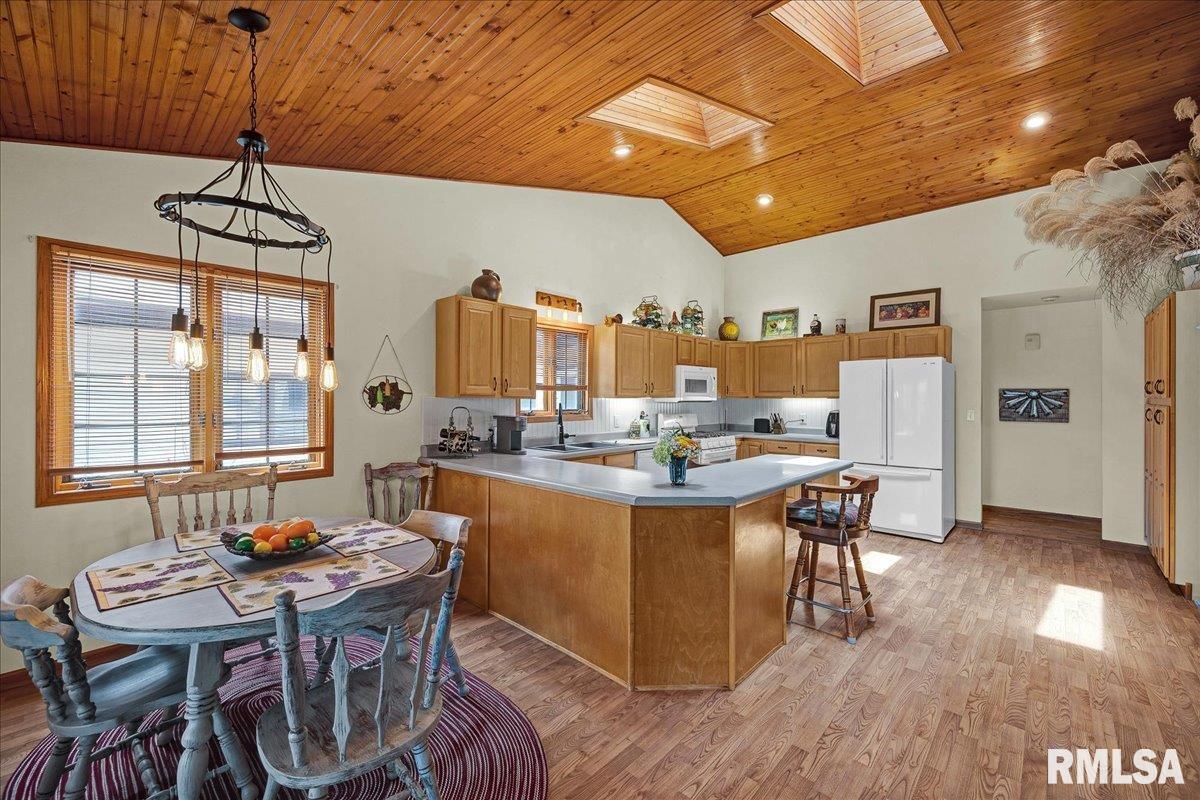8214 West Mapleridge Road Mapleton, IL 61547 - Photo 11 of 50