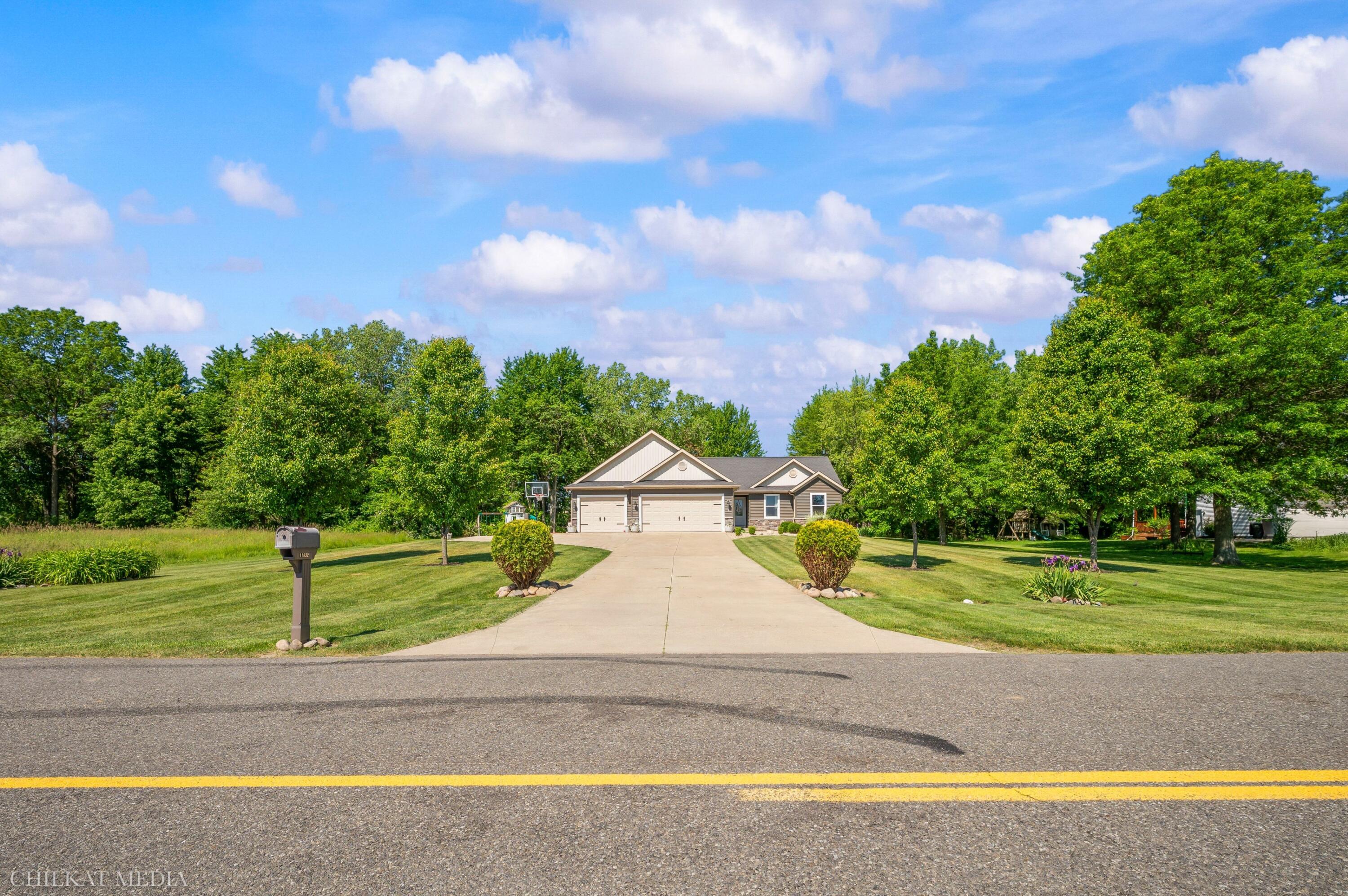 11832 Baldwin Road Bridgman, MI 49106 - Photo 3 of 62 03DSC_7799