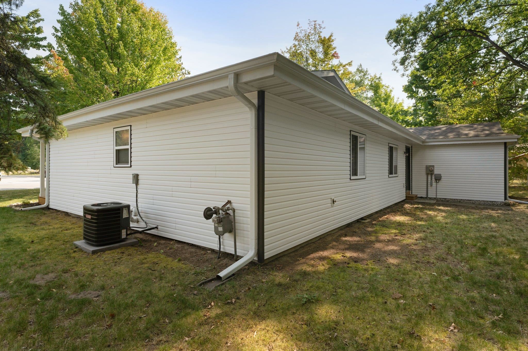 3247 Townline Road East Traverse City, MI 49686 - Photo 30 of 31 1927306-dd4ee070-0b18-4832-a920-943191eddac5.JPG