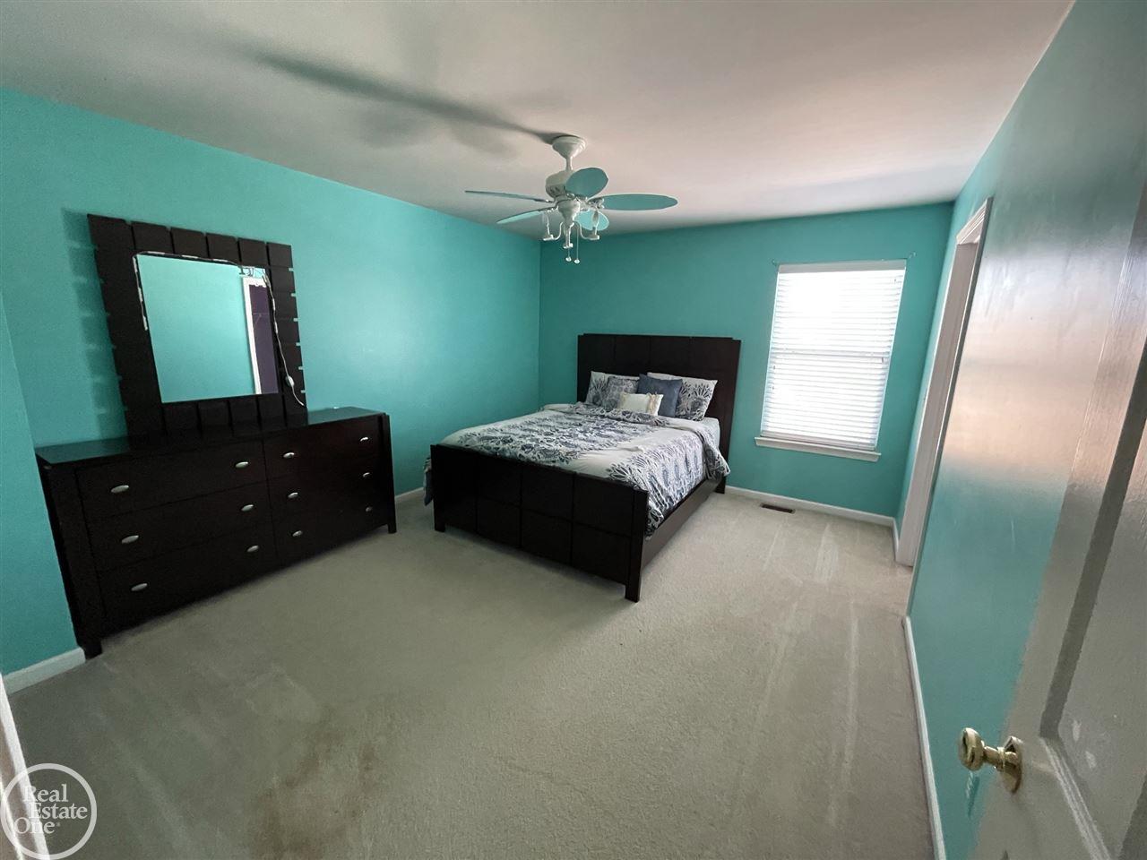 623 Wade Court Rochester, MI 48307 - Photo 22 of 38 50034985-23.JPG