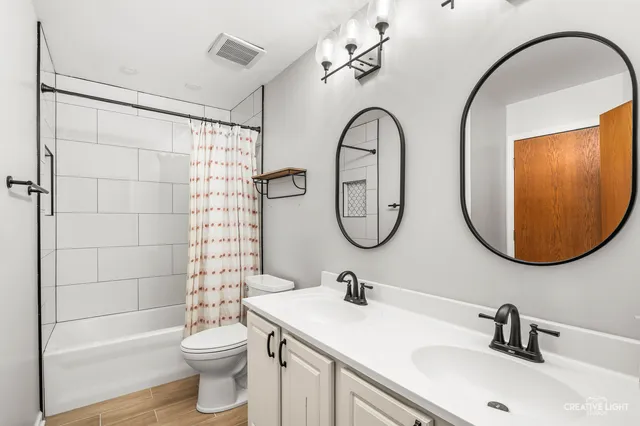 $285,900 | 1602 Fieldstone Drive South, Shorewood, IL 60404