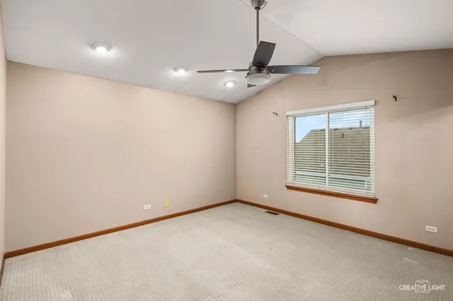 $285,900 | 1602 Fieldstone Drive South, Shorewood, IL 60404