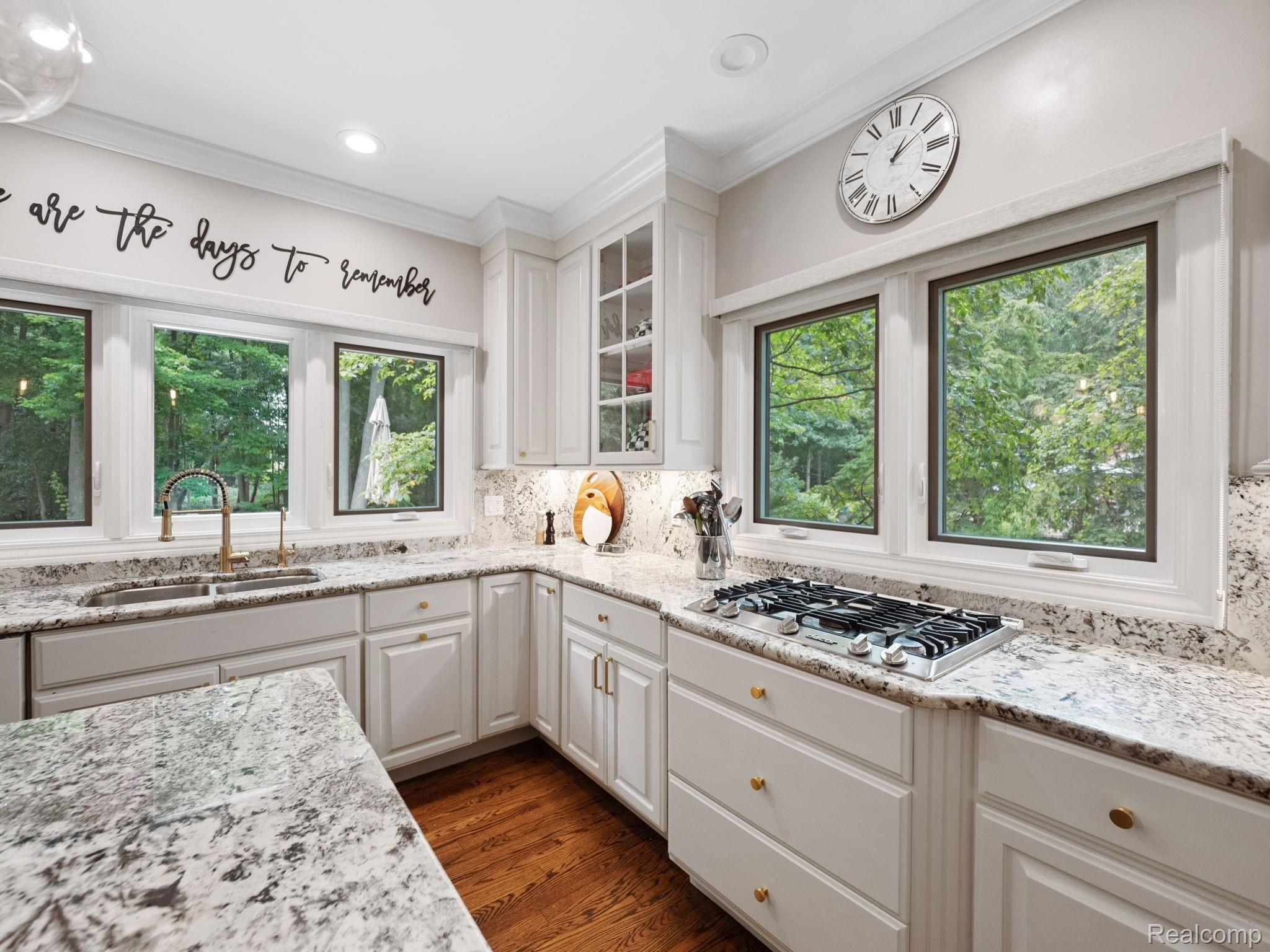 3652 Walnut Brook Drive Rochester, MI 48309 - Photo 12 of 46 42-web-or-mls-P3466563.jpg