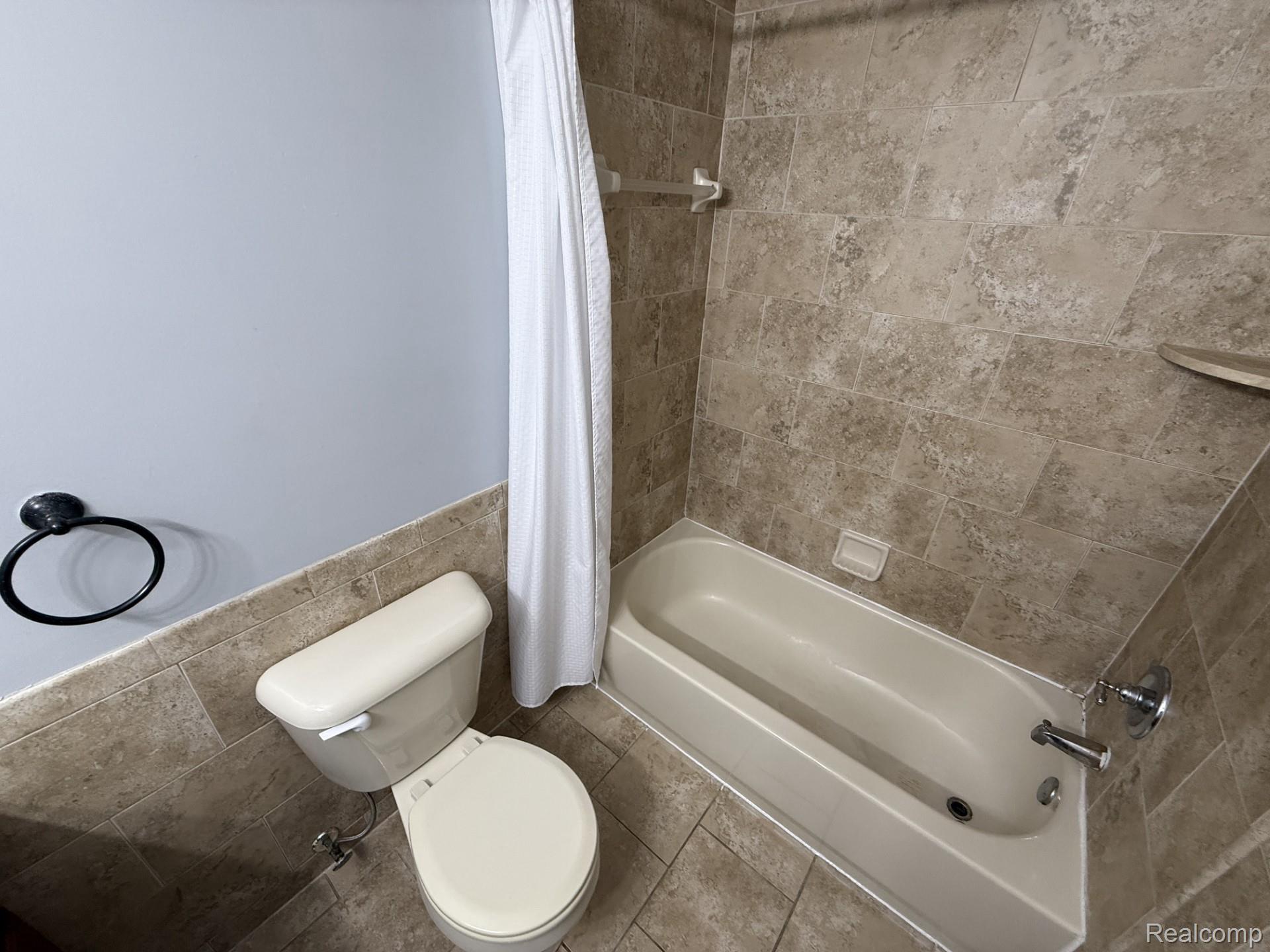 8162 24 Mile Road Utica, MI 48316 - Photo 10 of 14