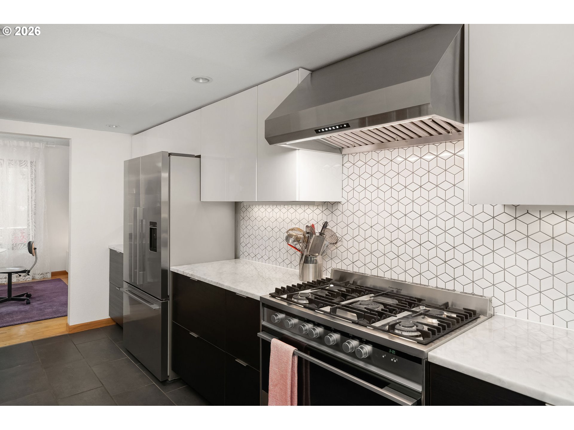 9912 Southwest Quail Post Road Portland, OR 97219 - Photo 21 of 46 Gallery Image 21
