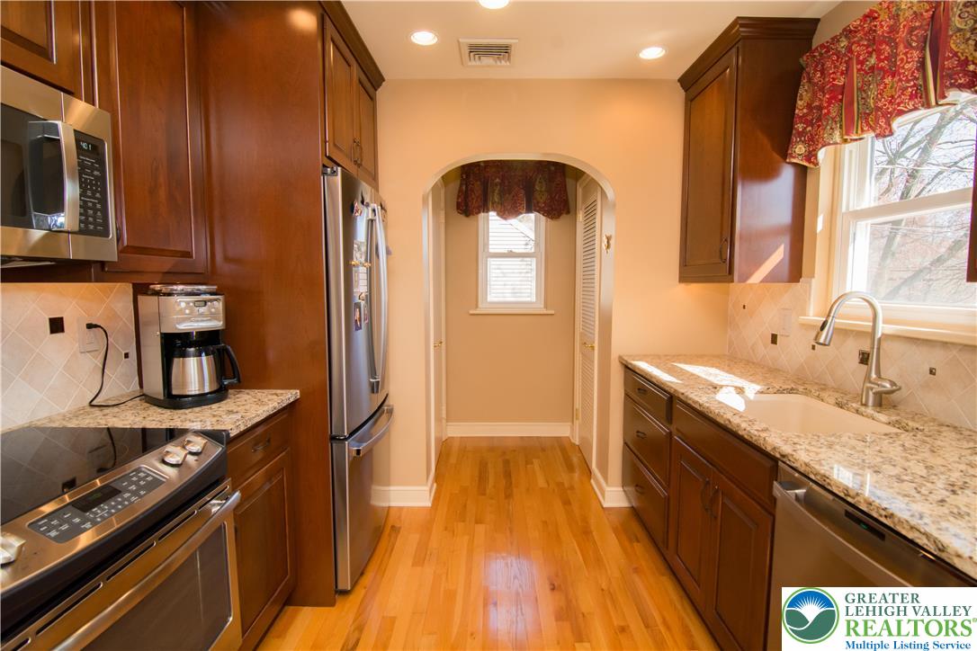 3316 Edinburgh Road Allentown, PA 18104 - Photo 10 of 35 Gallery Image 10