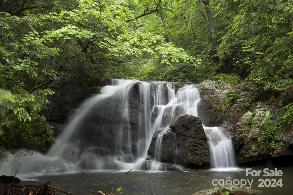 $115,500 | 236 Nottingham Dr Mill Spring, Mill Spring, NC 28756