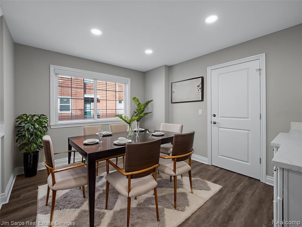 895 Harcourt Road Grosse Pointe Park, MI 48230 - Photo 4 of 17