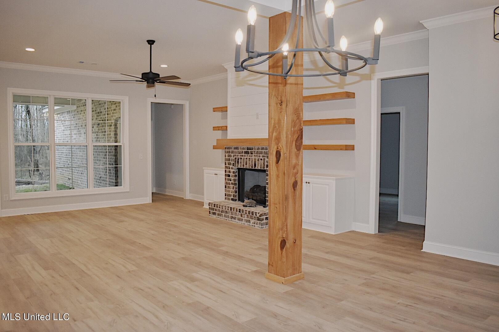 127 Salus Bend Clinton, MS 39056 - Photo 4 of 23 329 Lving