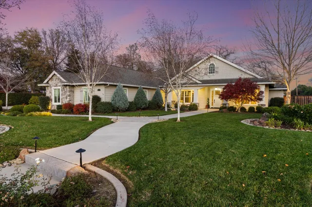 $1,138,000 | 3385 Wimbledon Drive, Redding, CA 96002