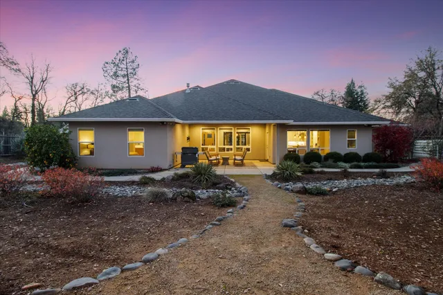 $1,138,000 | 3385 Wimbledon Drive, Redding, CA 96002