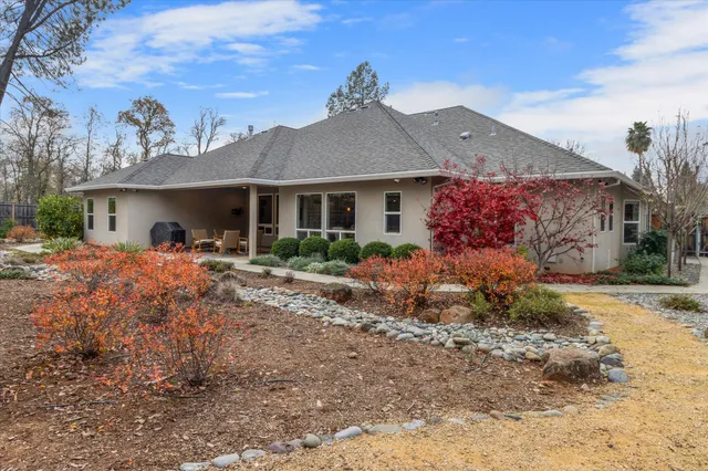 $1,138,000 | 3385 Wimbledon Drive, Redding, CA 96002