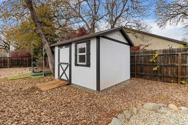 $1,138,000 | 3385 Wimbledon Drive, Redding, CA 96002