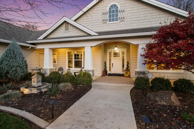 $1,138,000 | 3385 Wimbledon Drive, Redding, CA 96002