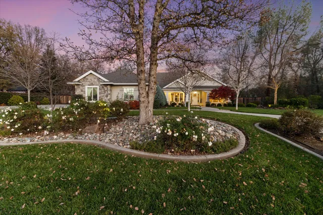 $1,138,000 | 3385 Wimbledon Drive, Redding, CA 96002