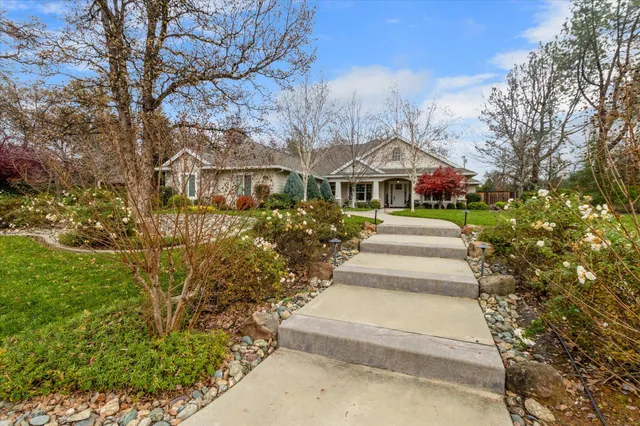 $1,138,000 | 3385 Wimbledon Drive, Redding, CA 96002