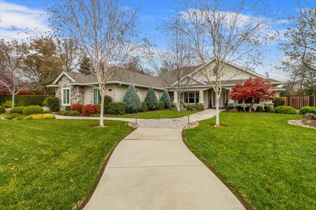 $1,138,000 | 3385 Wimbledon Drive, Redding, CA 96002