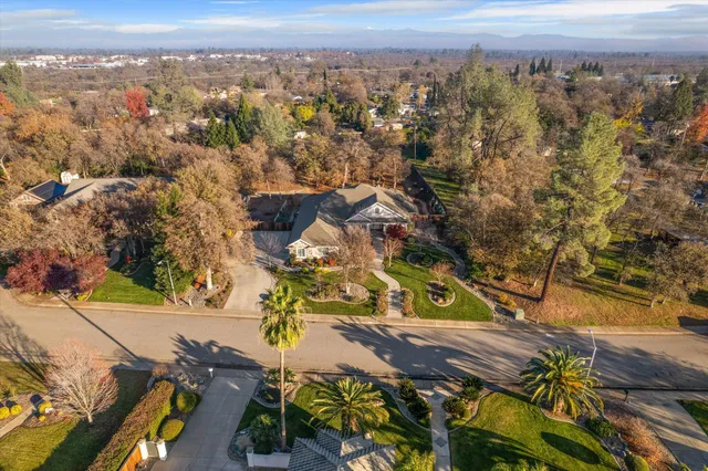 $1,138,000 | 3385 Wimbledon Drive, Redding, CA 96002