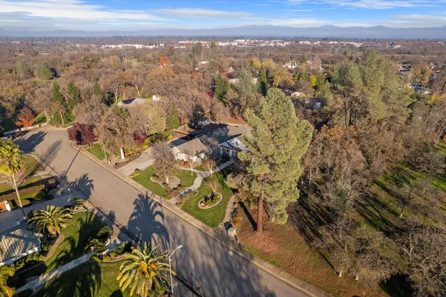 $1,138,000 | 3385 Wimbledon Drive, Redding, CA 96002