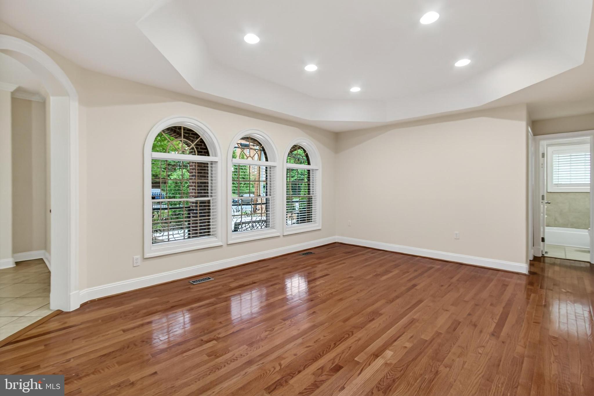 7705 Magarity Road Falls Church, VA 22043 - Photo 10 of 69