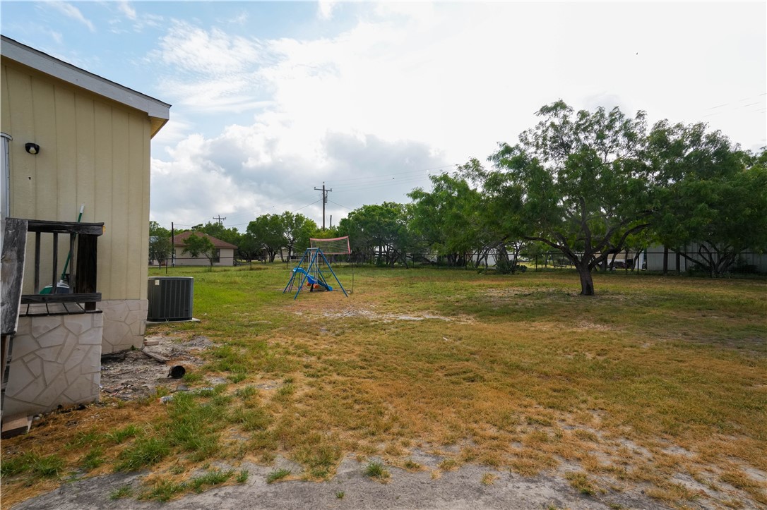 132 Quail Run Calliham, TX 78007 - Photo 4 of 22