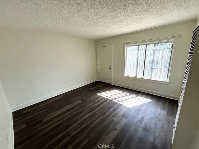 $1,895 | 6007 Harvard Boulevard, Los Angeles, CA 90047