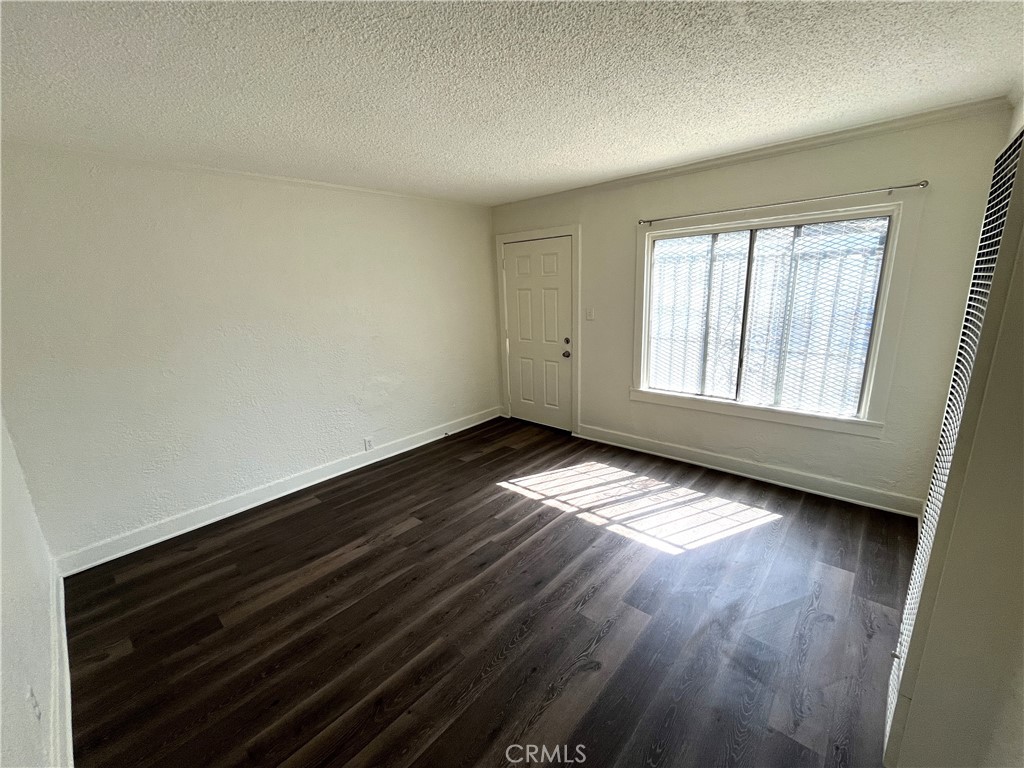 6007 Harvard Boulevard Los Angeles, CA 90047 - Photo 3 of 12