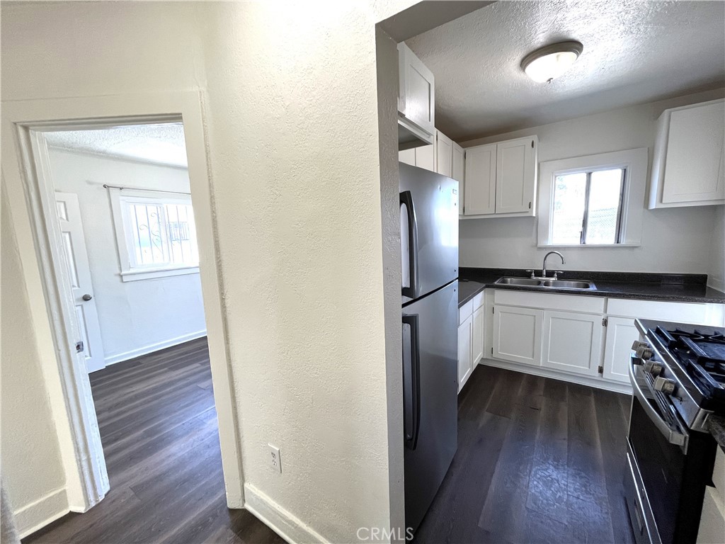 6007 Harvard Boulevard Los Angeles, CA 90047 - Photo 4 of 12