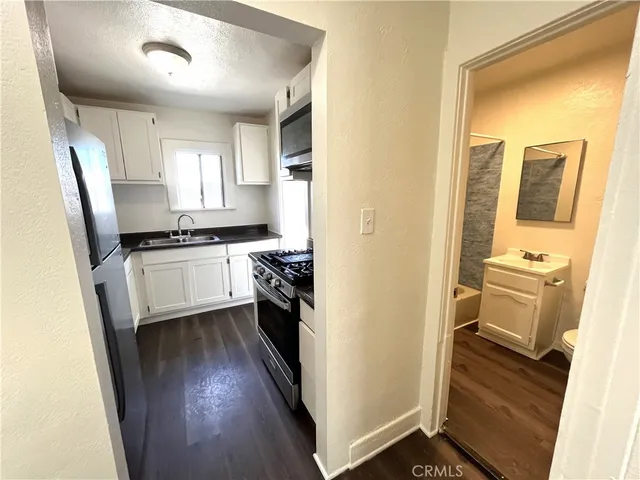 $1,895 | 6007 Harvard Boulevard, Los Angeles, CA 90047